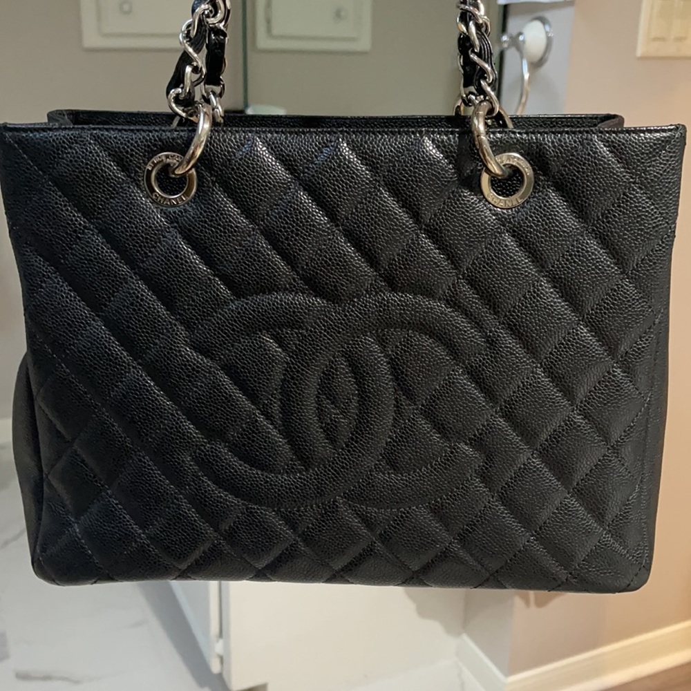 [SOLD]Chanel GST Cavier Silver hardware like new 💯 - Picture 12 of 16